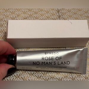 BYREDO  Rose of No Man's Land Hand Cleanser


NEW WITH BOX